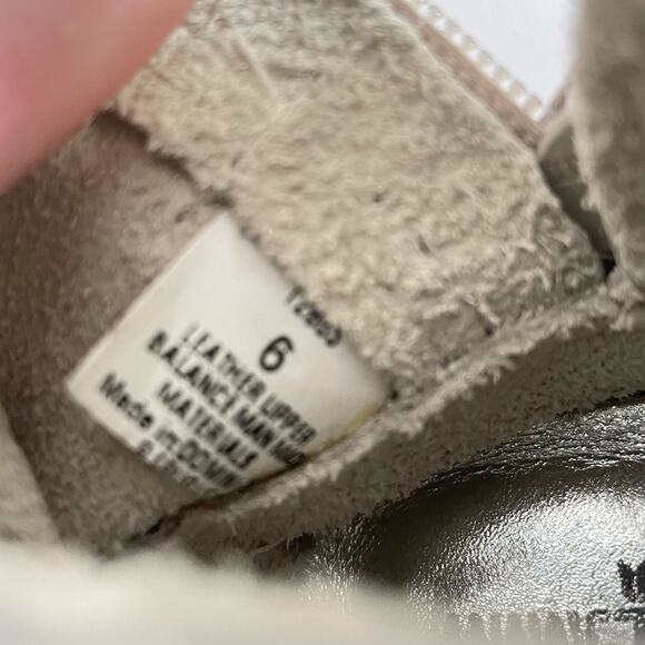 Minnetonka Aria Silver Fringe Moccasin Girls 6 Metallic Ankle Bootie Rubber Sole - Picture 10 of 11